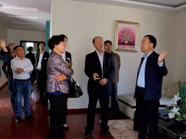 兗州區委黨校常務(wù)副校長(cháng)黨委書(shū)記周廣珍蒞臨天意機械考察指導