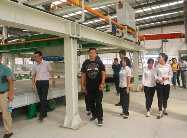 安徽省墻材協(xié)會(huì )會(huì )議暨裝配式建筑研討會(huì )在天意機械圓滿(mǎn)召開(kāi)