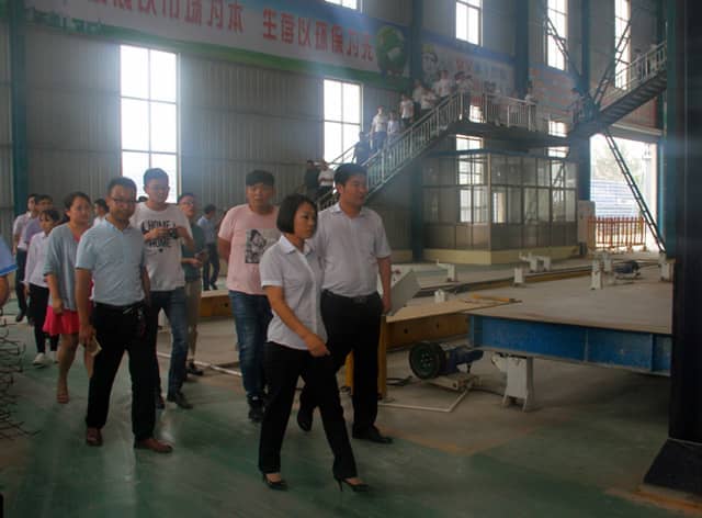 安徽省墻材協(xié)會(huì )會(huì )議暨裝配式建筑研討會(huì )在天意機械圓滿(mǎn)召開(kāi)