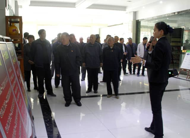 兗州區人大、政協(xié)領(lǐng)導蒞臨天意機械參觀(guān)考察