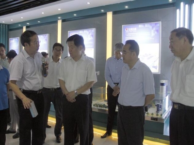 熱烈歡迎微山縣委書(shū)記張茂如一行蒞臨天意機械參觀(guān)考察