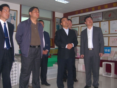 董波市長(cháng)來(lái)我公司調研企業(yè)發(fā)展與項目建設情況
