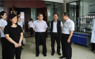 廢棄物資源化國家工程研究中心、昆明理工大學(xué)孫可偉教授,棄物資源化國家工程研究中心常務(wù)副主任、昆明理工大學(xué)教授李如燕博士蒞臨指導