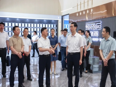 王營(yíng)調研卓越精工