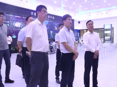 省工業(yè)和信息化廳工業(yè)互聯(lián)網(wǎng)處處長(cháng)韋偉一行蒞臨天意機械調研指導