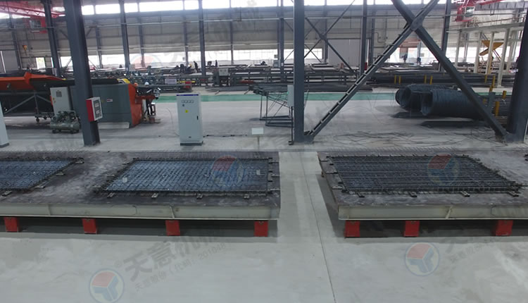 1537169113319694.jpg PC固定模臺生產(chǎn)線(xiàn).jpg