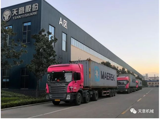 天意機械為柬埔寨客戶(hù)加工生產(chǎn)年產(chǎn)80萬(wàn)平方輕質(zhì)墻板生產(chǎn)線(xiàn)成功裝車(chē)啟運！