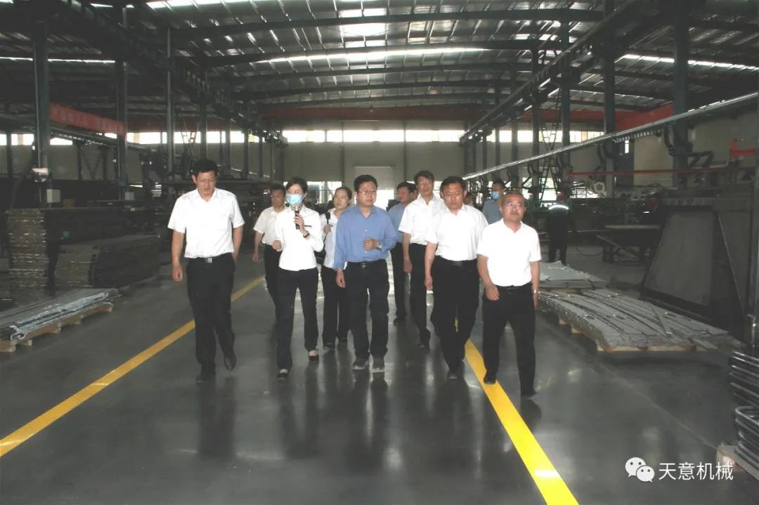 市聯(lián)合調研組對天意機械入選省優(yōu)選項目的 裝配式建筑自動(dòng)化PC生產(chǎn)線(xiàn)進(jìn)行現場(chǎng)調研