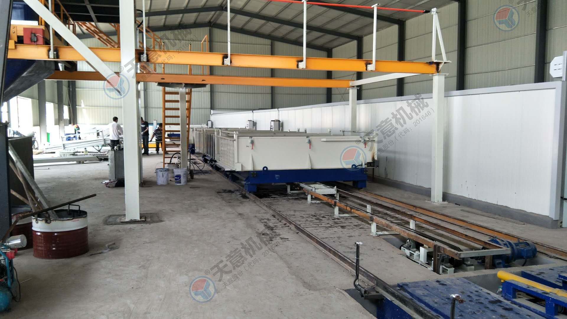 輕質(zhì)隔墻板設備自動(dòng)化程度高，產(chǎn)量大