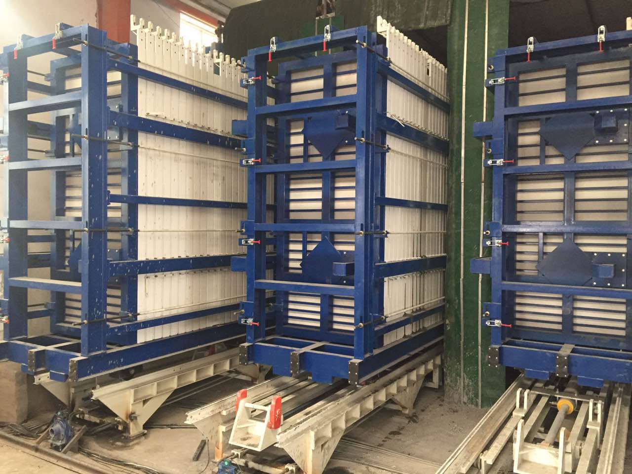 輕質(zhì)復合墻體板生產(chǎn)線(xiàn)優(yōu)勢介紹